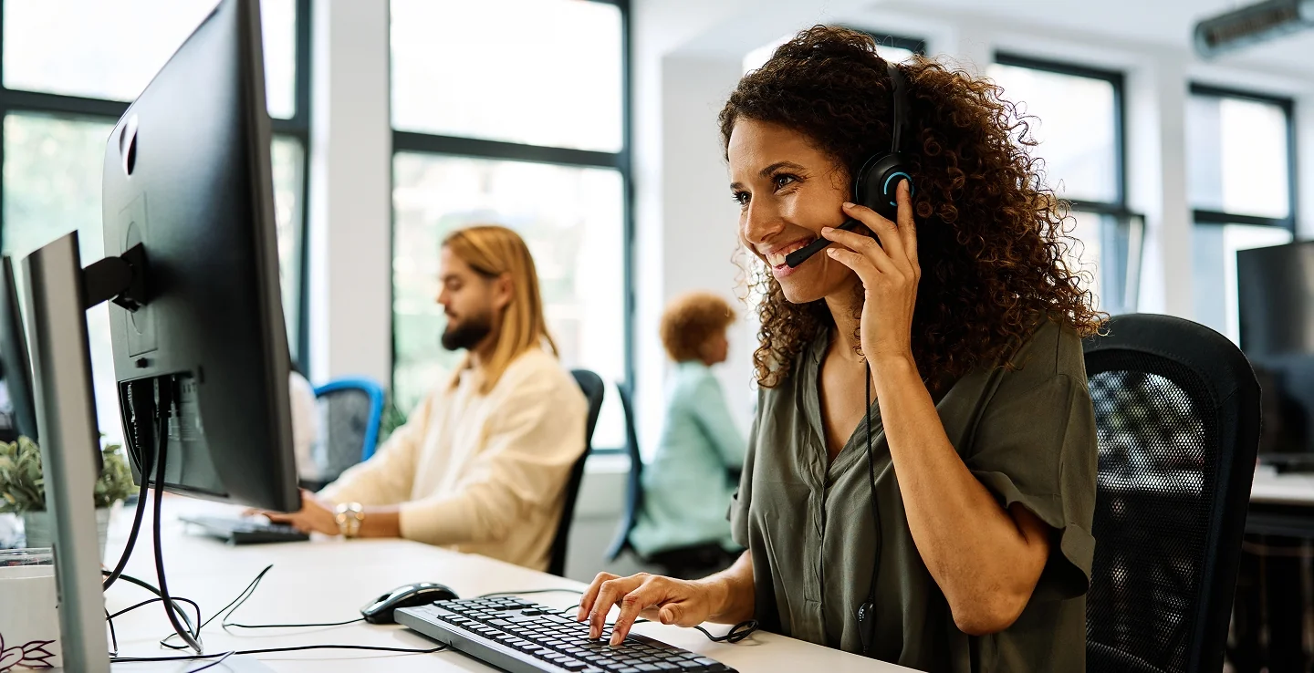 Infosys automatiza atendimento N1 com IA generativa e ganha escala com mais eficiência